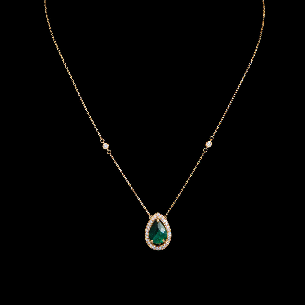Emerald Diamond Pendant